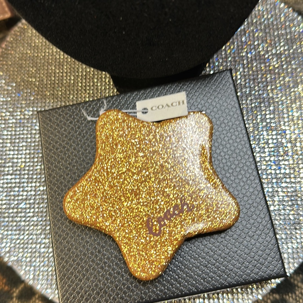 ❣️5/$25 Coach Gold mirror   🆕 - Picture 4 of 4